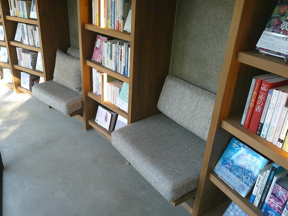 地中に潜り込んで本と出合う 知を蓄え想像力を養う「地中図書館」