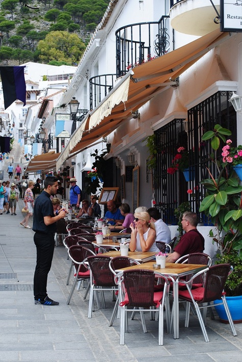 ミハス(スペイン)を訪ねて~作家・秋山秀一「旅の記憶(48)」