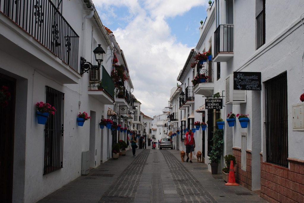 ミハス(スペイン)を訪ねて~作家・秋山秀一「旅の記憶(48)」