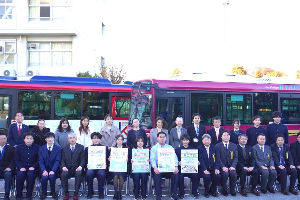 生徒会と京成バスウエストが提携　市川東高生のアートでバス停が彩り豊かに