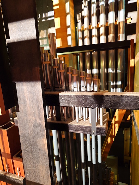 荘厳な旋律を再び習志野のまちに　習志野文化ホールのパイプオルガン取り外し作業開始