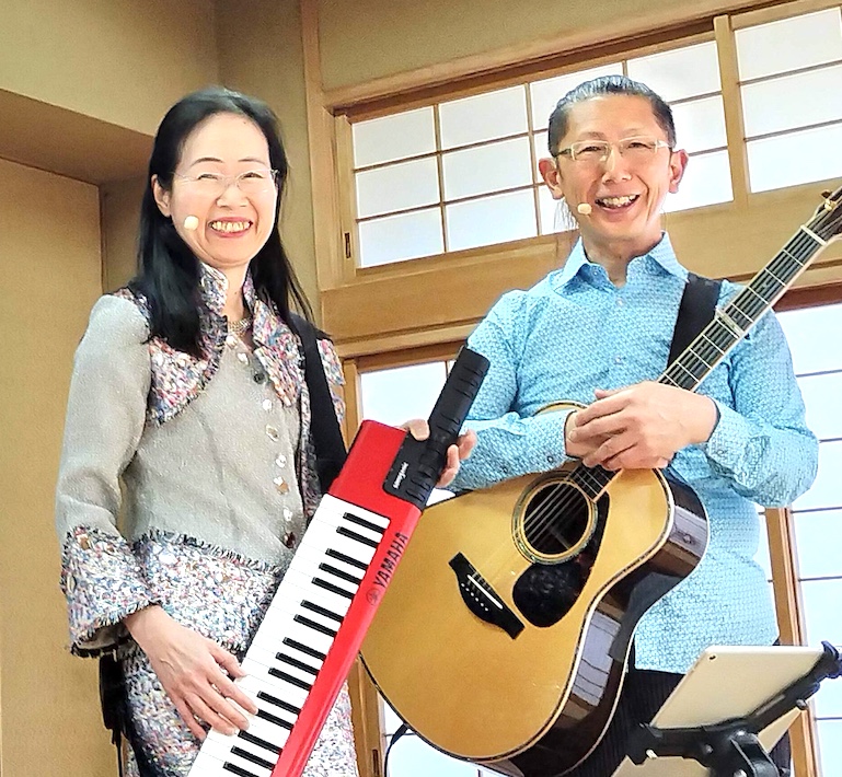 夫婦音楽ユニット「 大久保ひみつきち」