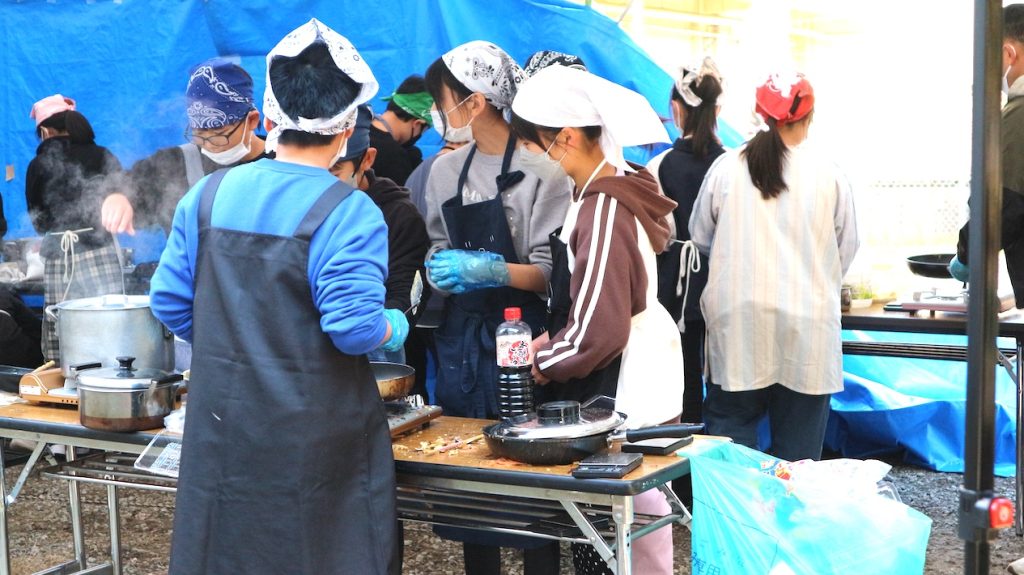 子どもが挑む本気の起業体験 市原市立辰巳台東小6年生 「 サツマイモ料理」販売会イベント