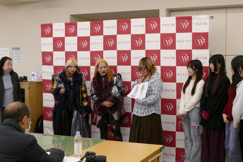 和洋女子大学の学生が制作した女子プロレス衣装を発表!選手からも高評価【船橋市・市川市】
