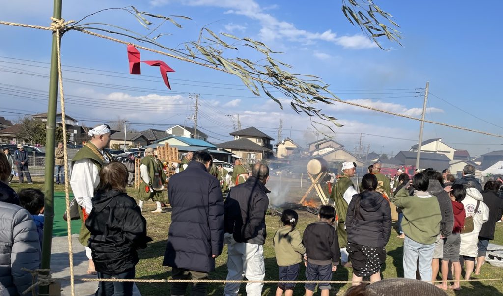 【木更津市】牛込「柴燈護摩」開催　火渡り行を初体験！諸悪を清める炎に願いを込め