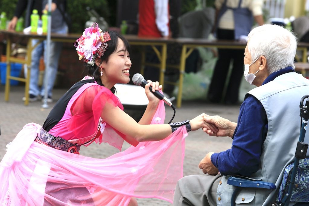 【八千代市】地域のおじいちゃんと二人三脚　村上団地PR大使“すずはらかのん” さんが団地を元気に！