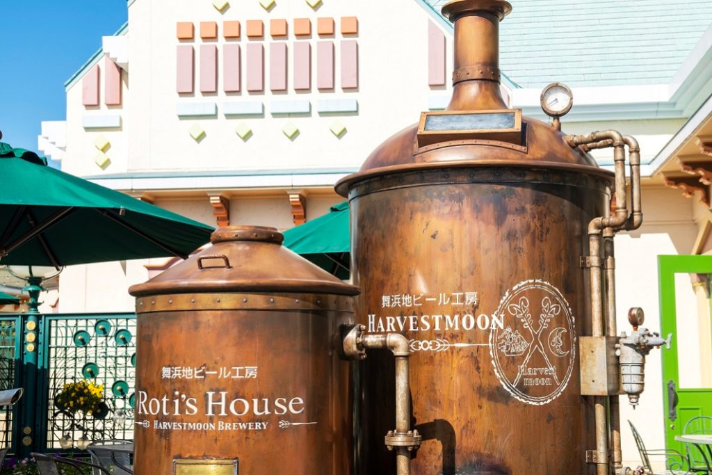 隣にあるビアホール「ロティズ・ハウス」でも飲むことができる