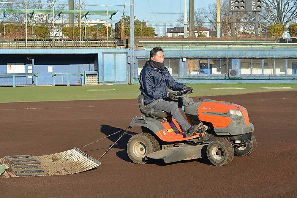 われらグラウンドキーパーズ グラウンド整備の様子