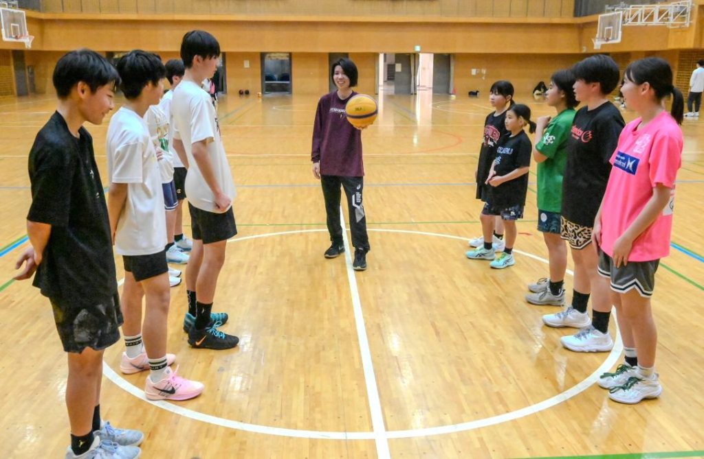 バスケットボールスクールsecretbase　始まる練習試合