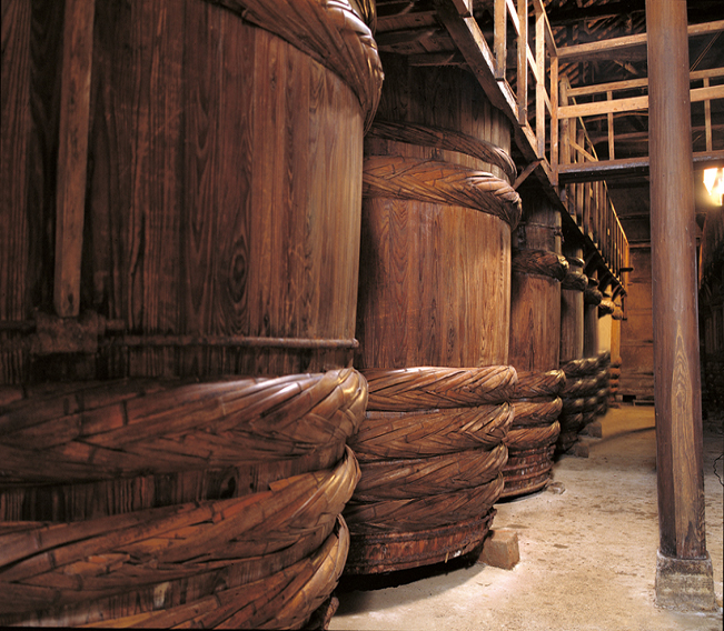 タイヘイ株式会社の歴史の長さを物語る醤油樽