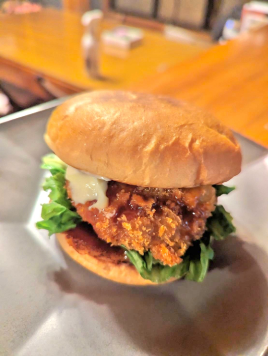 ボリューム満点!ジビエメンチカツバーガー