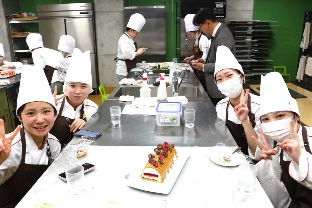 千葉市への思いをケーキに詰め込んで　千葉開府900年記念　 お祝いケーキコンテスト