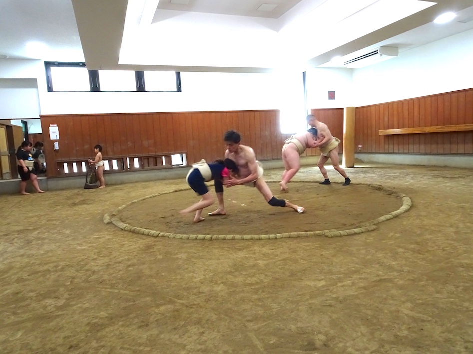 厳しくも伸び伸びと稽古中　船橋相撲クラブ