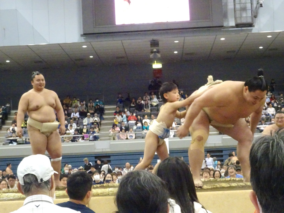 厳しくも伸び伸びと稽古中　船橋相撲クラブ