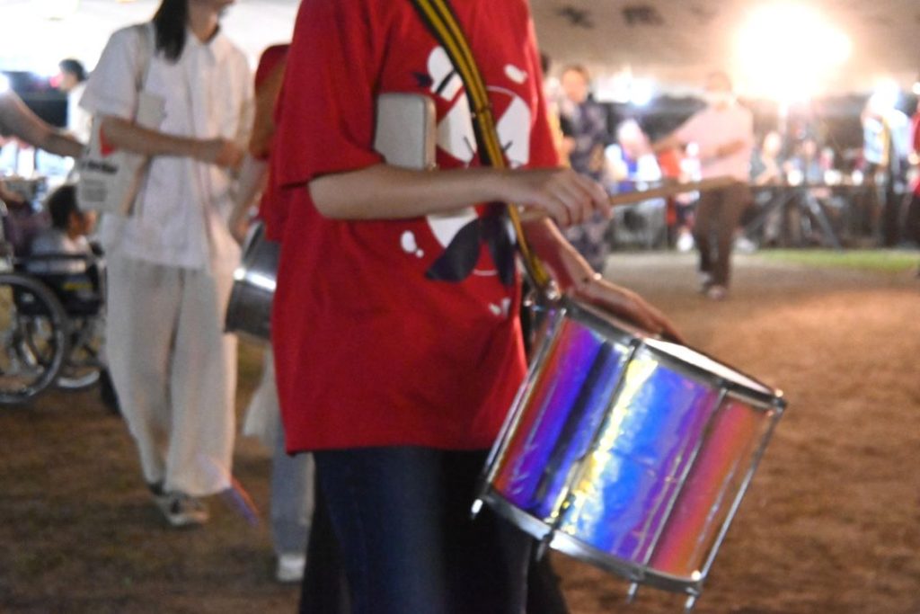小文間の盆踊り 東京芸大サンバチームも参加して盛り上げます