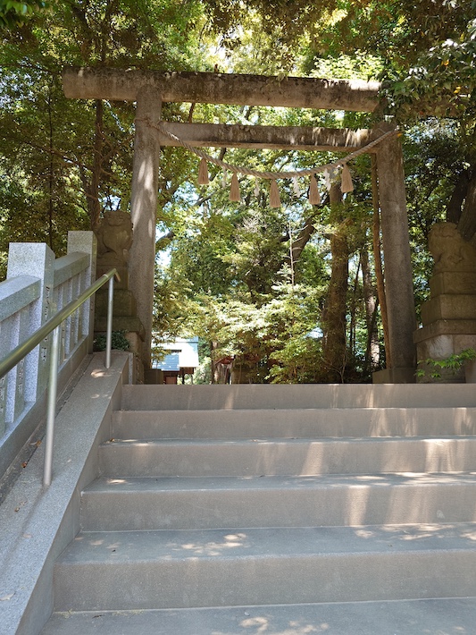 伊勢神宮の内宮と外宮の祭神を一度に拝める　日本神話のスーパースターが集まる八王子神社