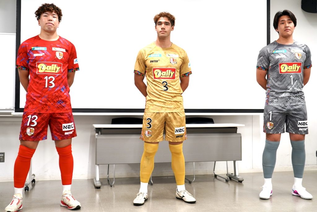 スポーツとアートの融合で唯一無二の一着を　サッカークラブ市川SC × イチカワフォント　新ユニホーム誕生