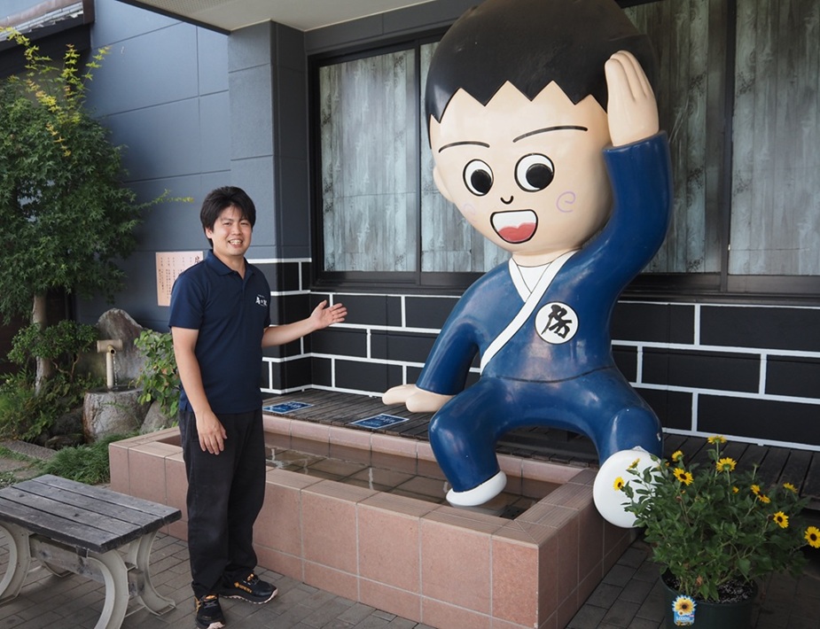 千葉ご当地セレクトショップ発！人気ピーナツペーストで作るラスタソフトクリーム【房の駅】