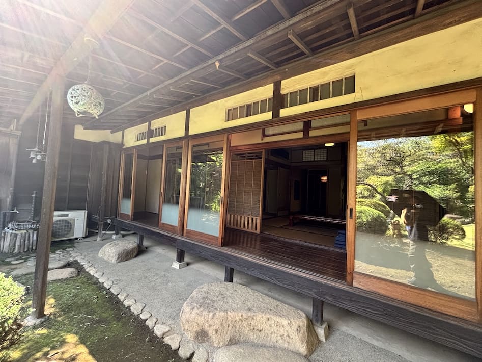 【我孫子市】和モダンな建築と庭園に文豪の面影を訪ねて　武者小路実篤邸跡