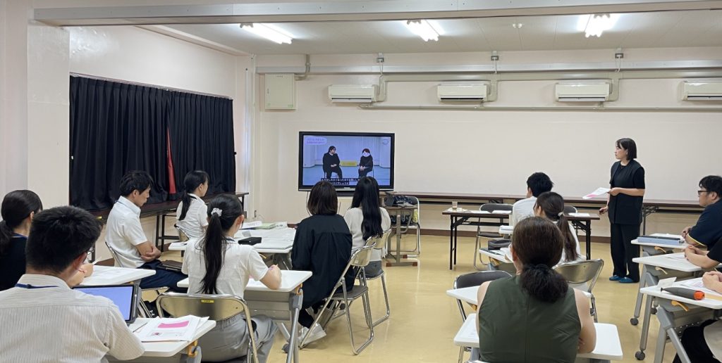 やさしい日本語研修の様子