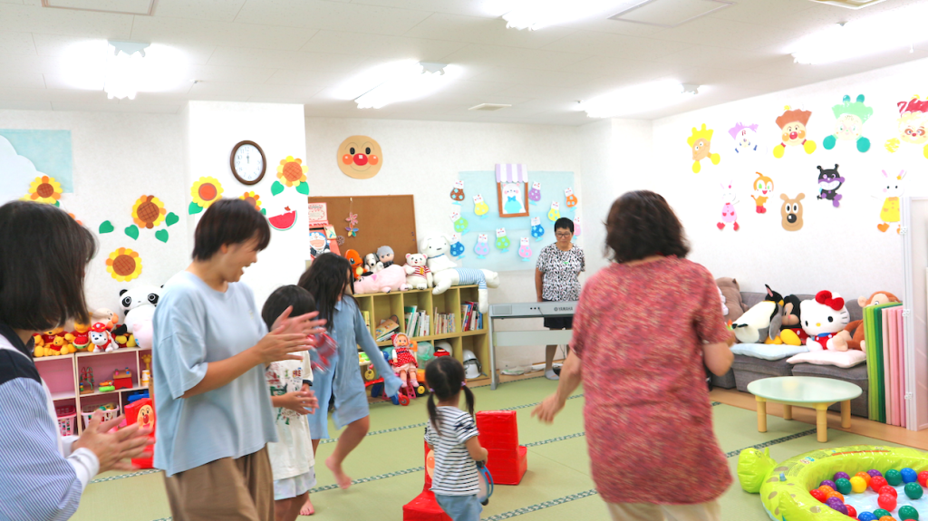 笑顔が集まる居場所　親子に寄り添う子育てサロン「スクスク」