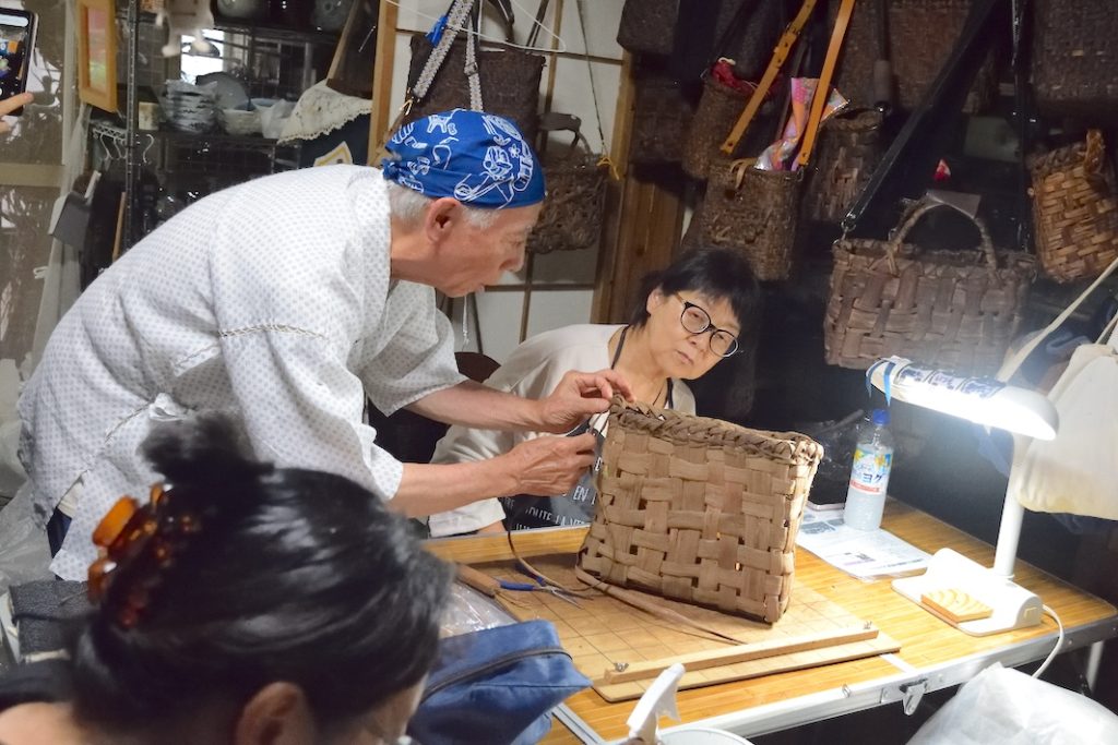 感動を形にする「物づくり」　山ぶどう細工作家・初谷博さん