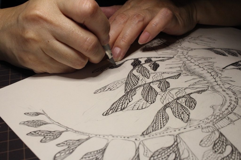 会社員と作家、二つの顔で紡ぐ作品　切り絵作家「切り剣Masayo」（鎌ケ谷市在住）