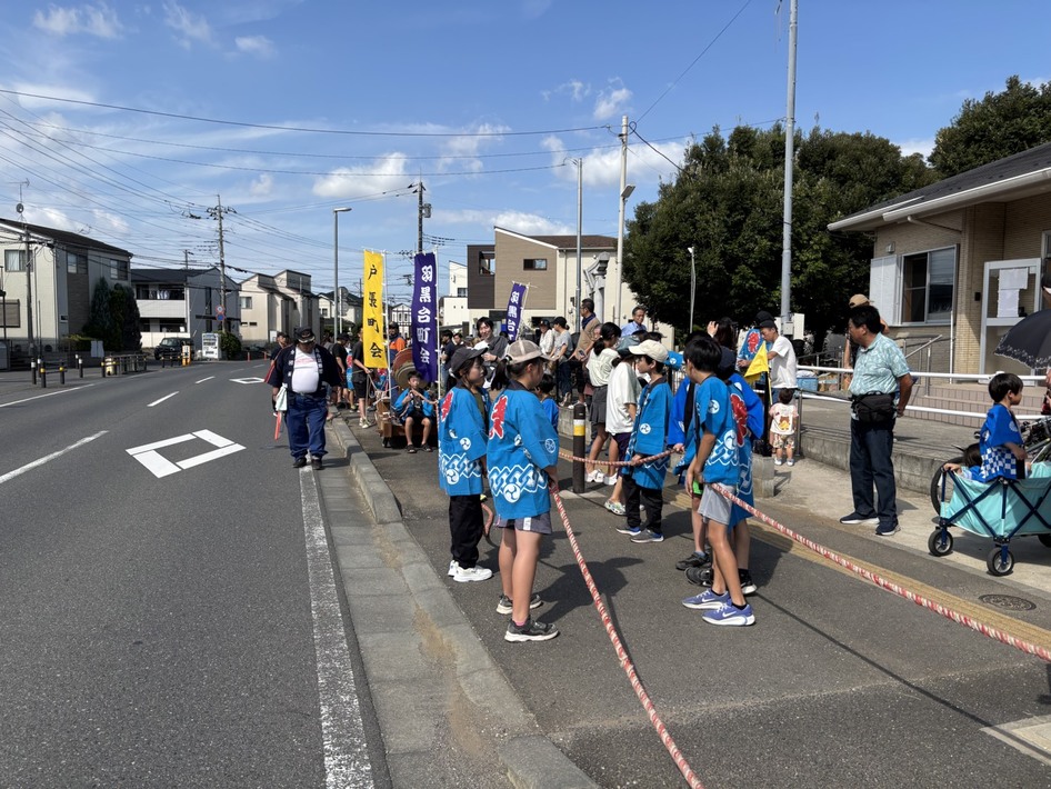手を取り合って笑顔をつなぐ 羽黒台・戸張町会共同お祭り