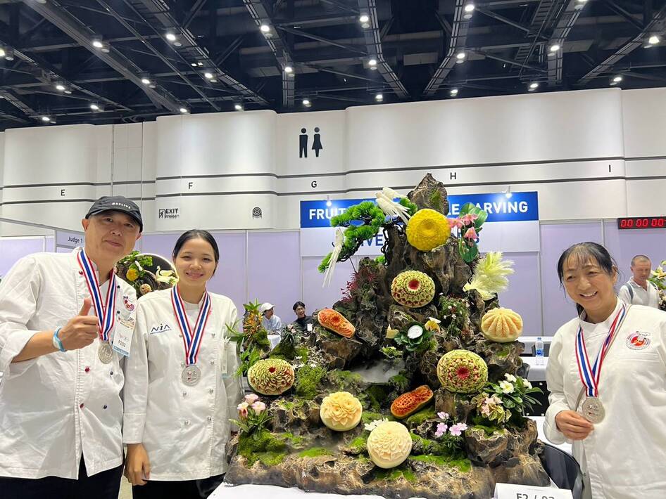 ナイフが生み出す繊細な世界 上野ゆみ子さん（松戸市在住）タイの国際大会で銀メダル