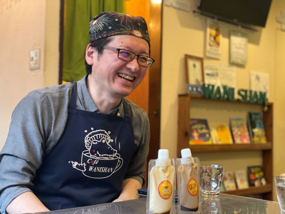 カフェワニシャン　味の追求をする店主・佐藤哲也さん