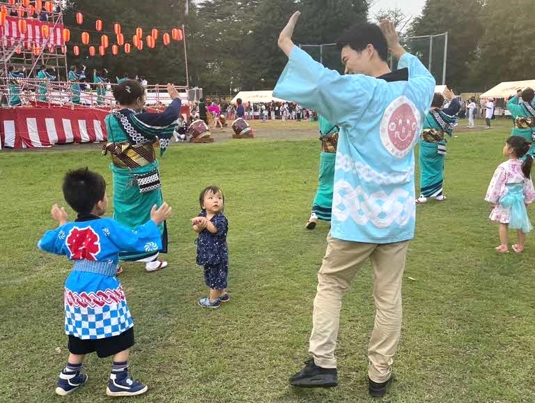 「人間・鈴木陽介」お子さんとふるさと祭りを楽しむ